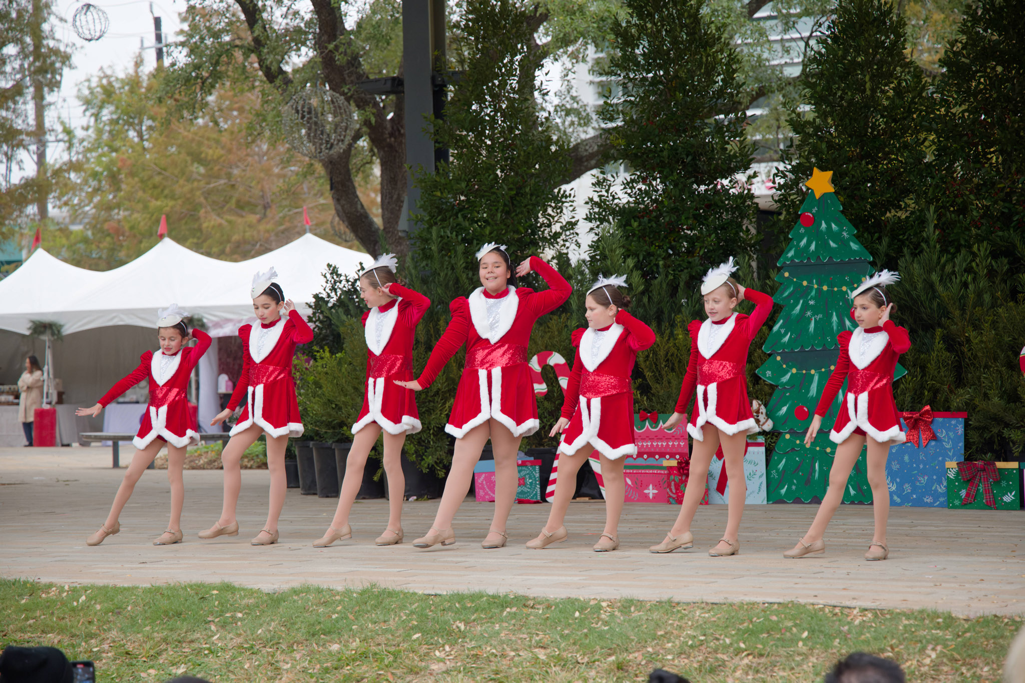 2024-12-07 Levy Holiday Festival – 0792